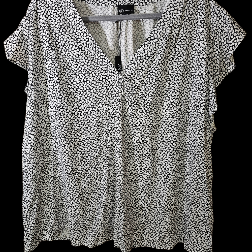 NWT Jones New York Black and White Patterned Blouse